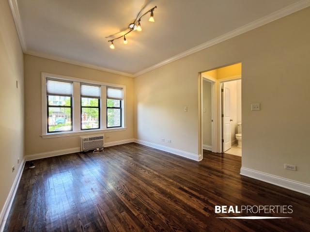 Building Photo - 1 bedroom in CHICAGO IL 60613