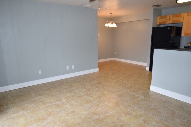 Building Photo - 2300 Chera Ct
