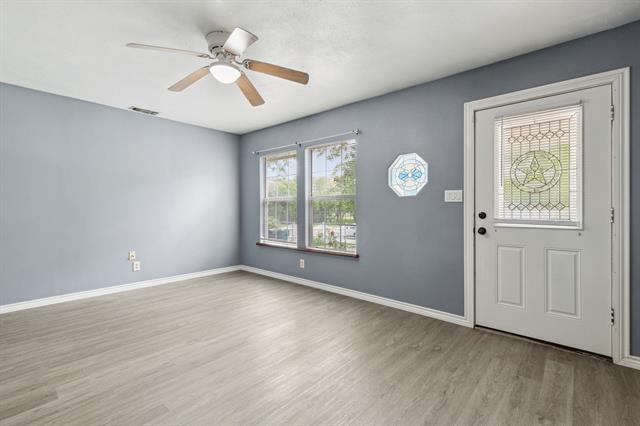 Building Photo - 1424 Knight St