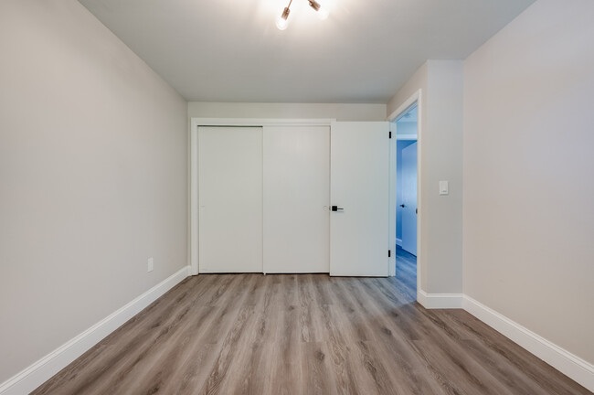Building Photo - 4 Saint Regis St