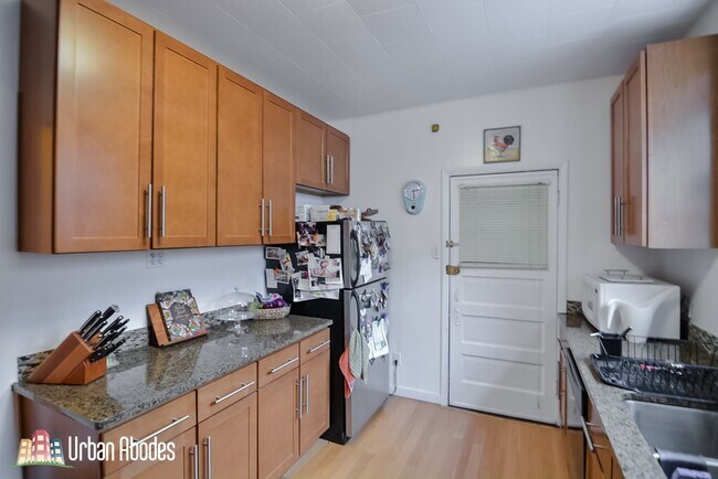 Foto del edificio - 3509 N Marshfield Ave