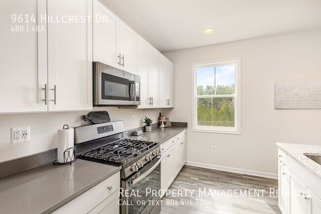 Foto del edificio - 9614 Hillcrest Dr