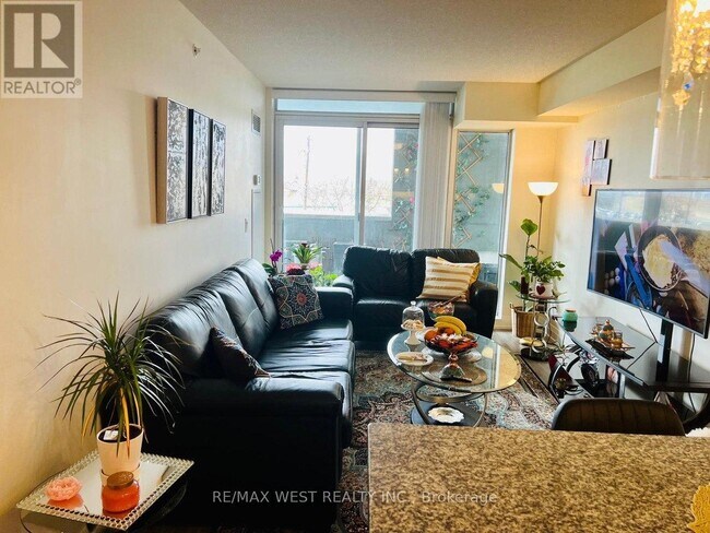 Photo du bâtiment - 555 Wilson Ave