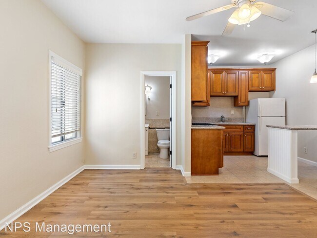Building Photo - Studio, 1 bath Apartment - 1324 Peterson A...