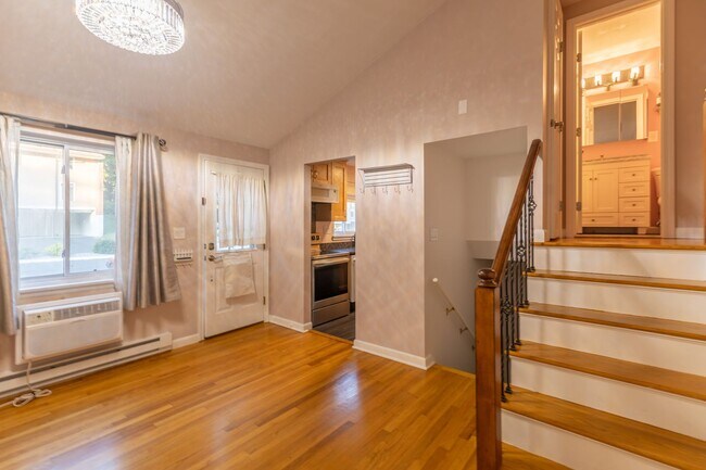 Foto del edificio - Cozy split level 2 Bedroom Condo