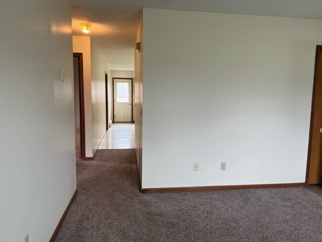 Building Photo - 3672 Lynn Rd, Ravenna, OH 44266