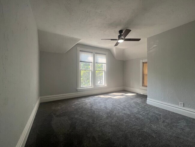 Sala de estar - 119 S 6th St