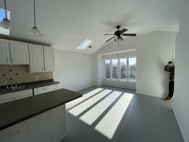 Foto del edificio - 2448 W Grenshaw St