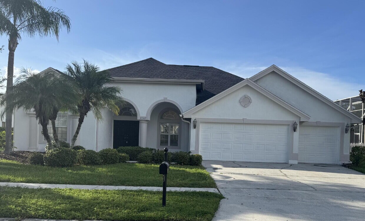 Foto principal - "Spacious 4-Bed, 4-Bath Gem in Wesley Chap...