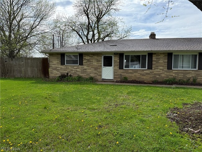 Building Photo - 12922 Fountain Ct