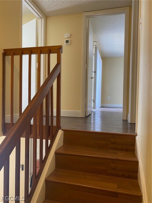 Foto del edificio - 5245 Cedarbend Dr