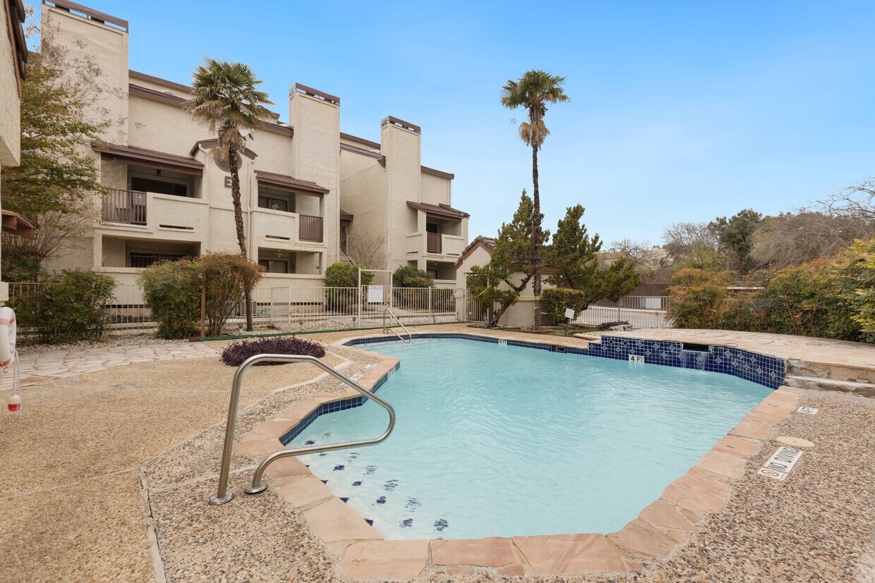 Pool - 5322 Medical Dr