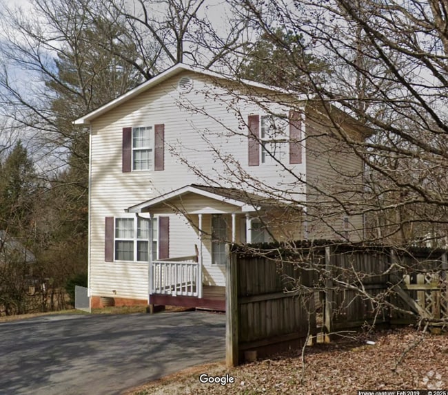 Building Photo - 2423 Belvedere Ave