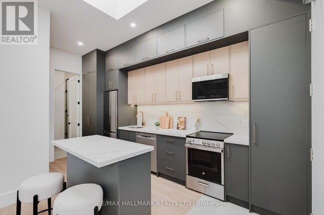 Building Photo - 37 Milverton Blvd
