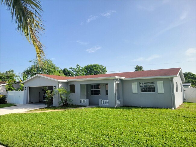 Building Photo - 1814 Oakmount Dr