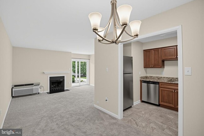 Building Photo - 2034 Lucas Ln