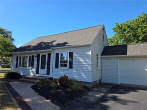 Building Photo - 264 Harvest Dr