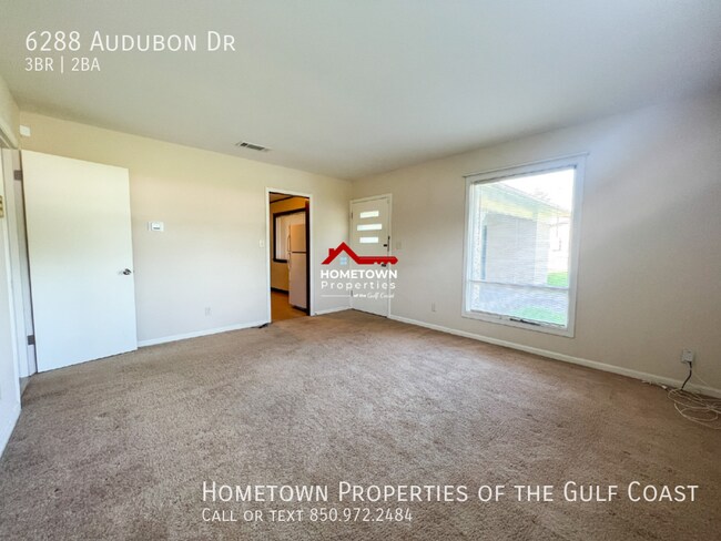 Building Photo - Stunning Mid-Century Modern Gem in Northea...