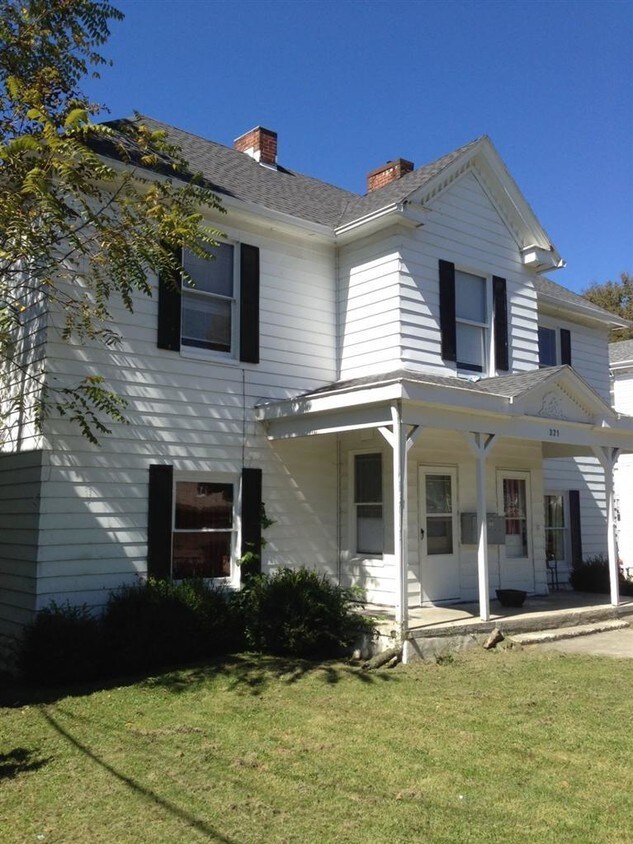 Primary Photo - 321 N Broadway St
