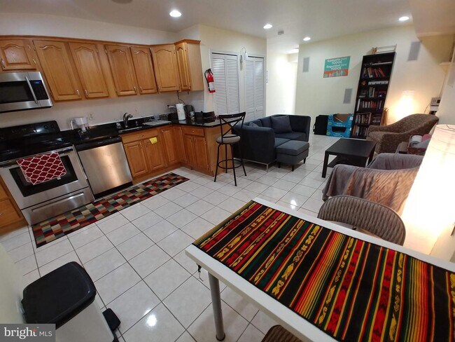 Foto del edificio - 3618 Rock Creek Church Rd NW