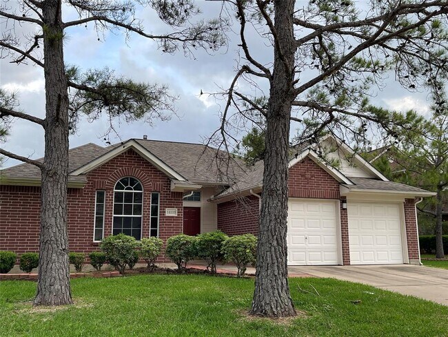 Foto del edificio - 14119 Becket Woods Ln