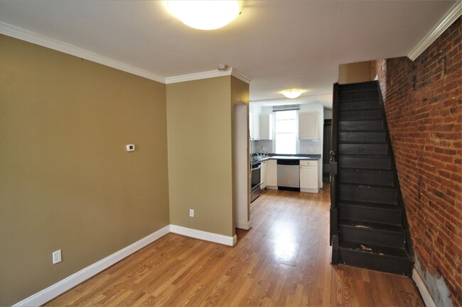 Foto del edificio - Fabulous Fells Point 1bd+Den/1ba Rowhome w...