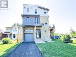 Building Photo - 25 Fair Oaks Crescent