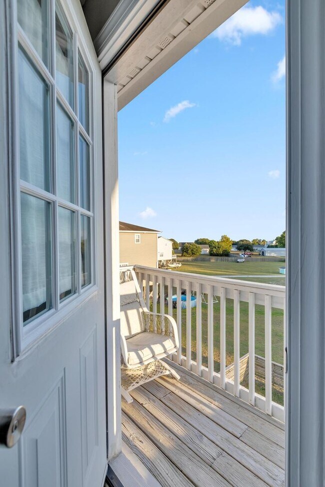 Foto del edificio - Updated coastal townhome- fully furnished!