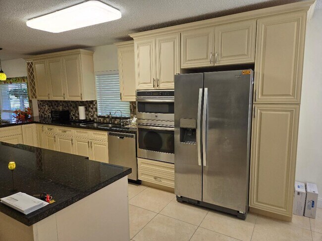 Foto del edificio - 13849 Royal Palm Ct