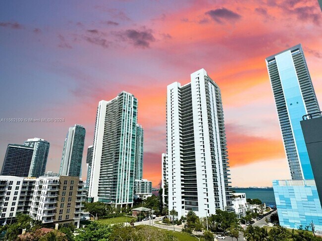 Foto del edificio - 321 NE 26th St