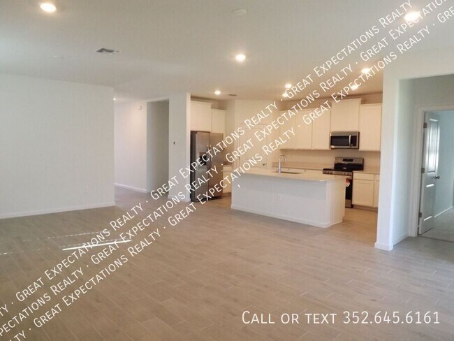 Building Photo - 6615 SW 89th Ln