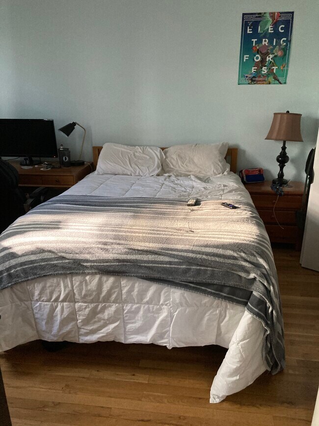 Bedroom - 301 6th Ave