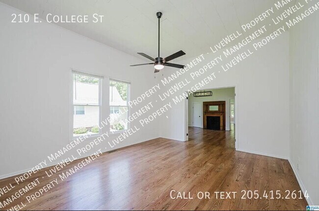 Foto del edificio - 210 E College St