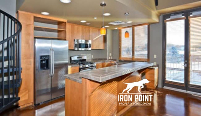 Building Photo - 2399RIVERWALK