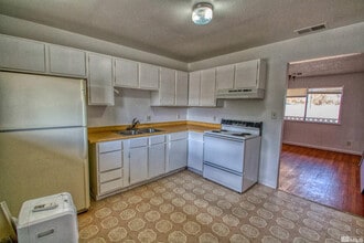 Building Photo - 264 W Park St