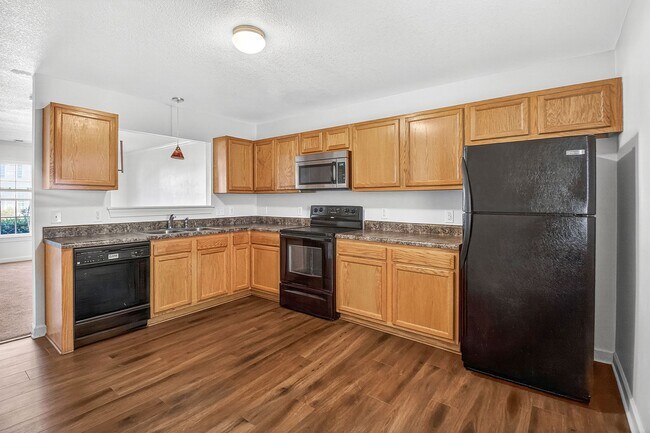 Foto del edificio - 2 Bed Townhome In Desirable Carolina Forest!