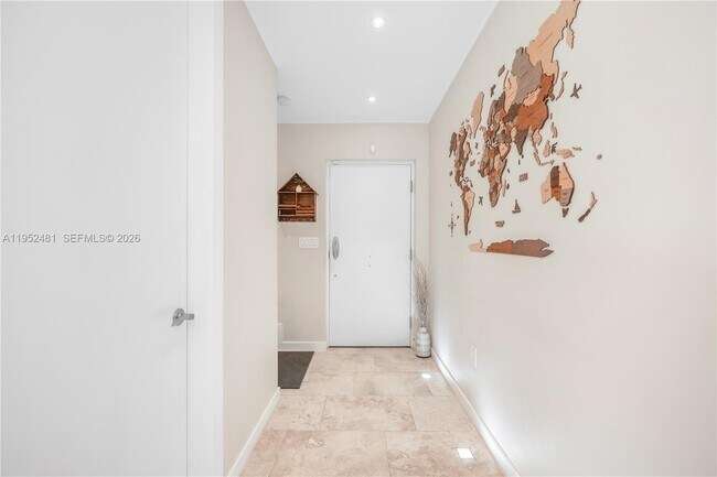 Building Photo - 472 Minola Dr