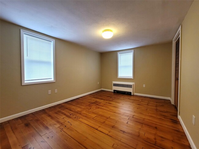 Building Photo - 486 Fitzsimmons Rd