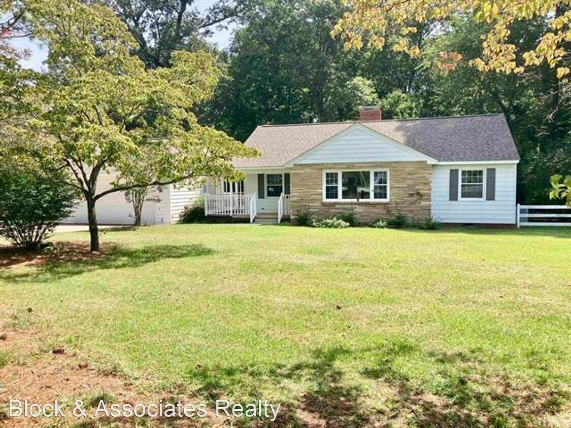 Primary Photo - 3 br, 2 bath House - 6435 Johnson Pond Road