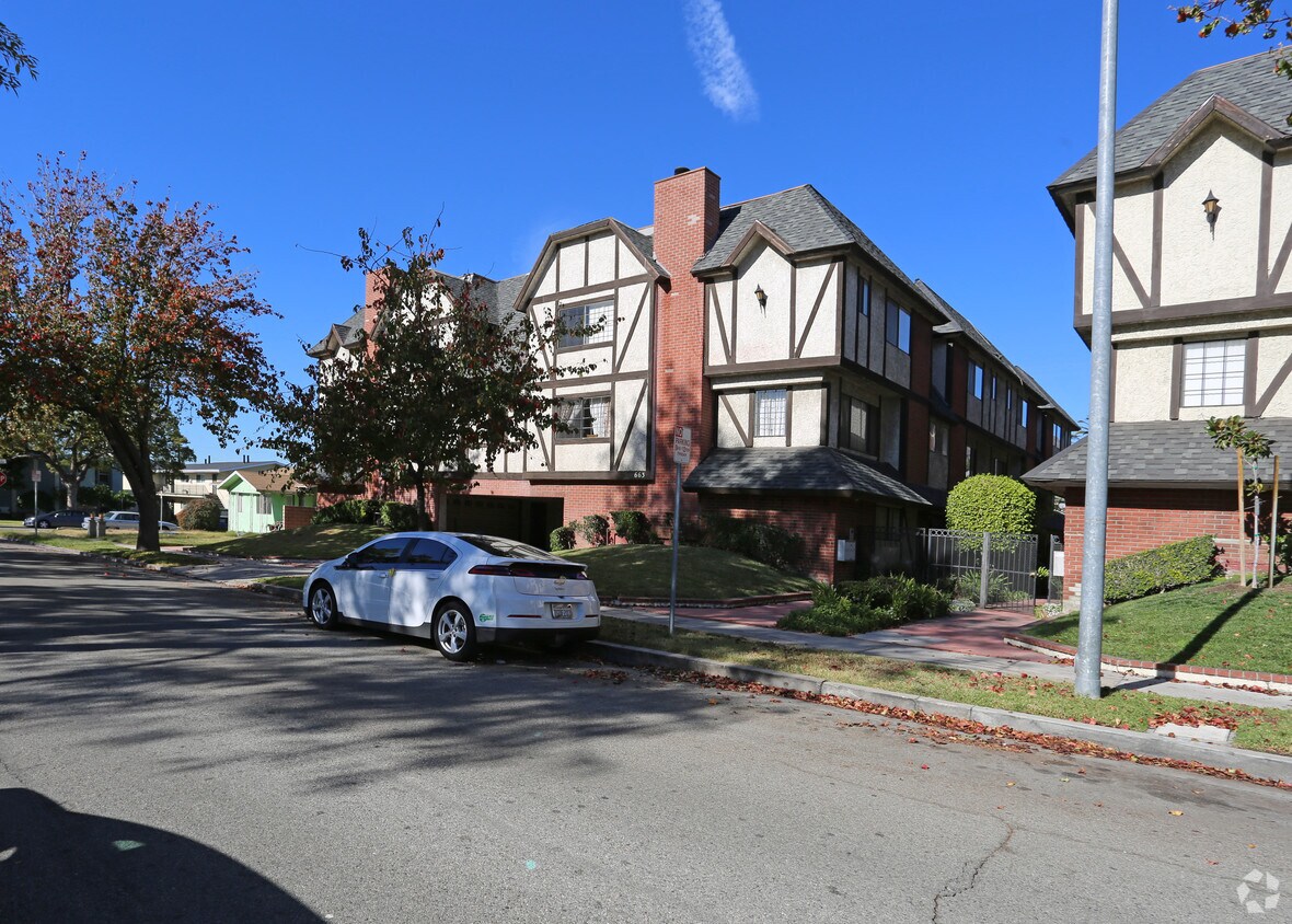 Building Photo - 663-667 Alexander St