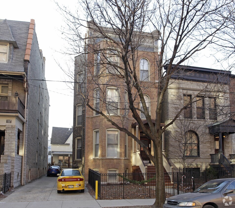 Primary Photo - 851 W Wellington Ave