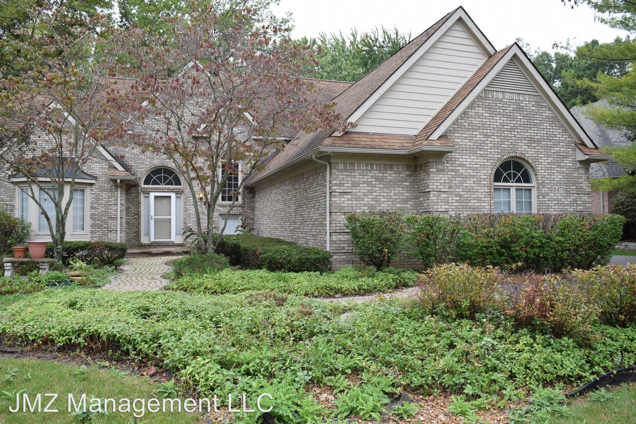Foto principal - 8479 Pine Cove Dr