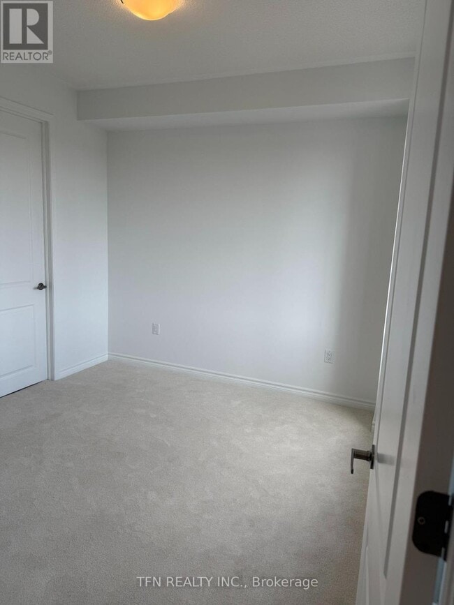 Building Photo - 26 Pearen Ln