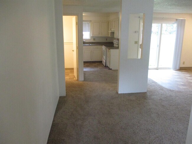 Foto del edificio - 4279 River Rd