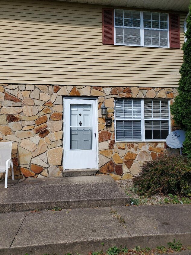 Primary Photo - 118 Summit St