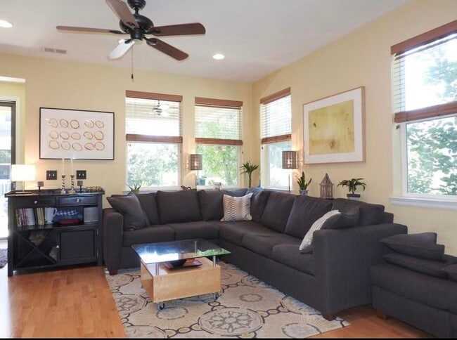 Open Floorplan with lot's of light - 2372 Xanthia Way