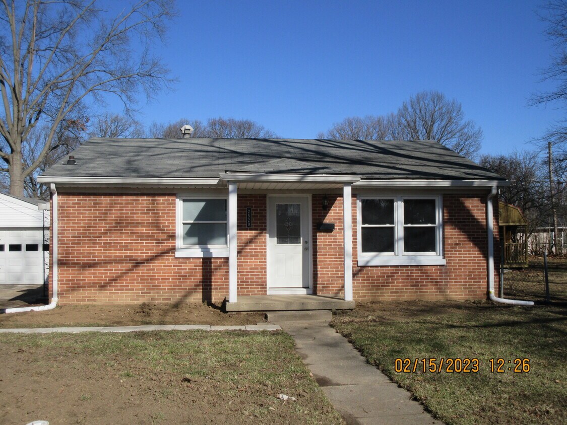 Primary Photo - 2520 Fowler St