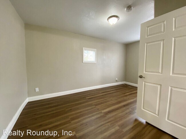 Building Photo - 3 br, 1 bath House - 5260 48th St