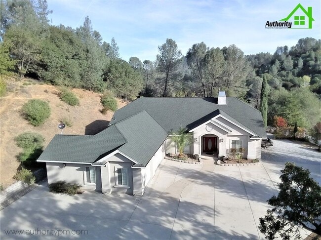 Building Photo - 14270 Quail Springs Rd