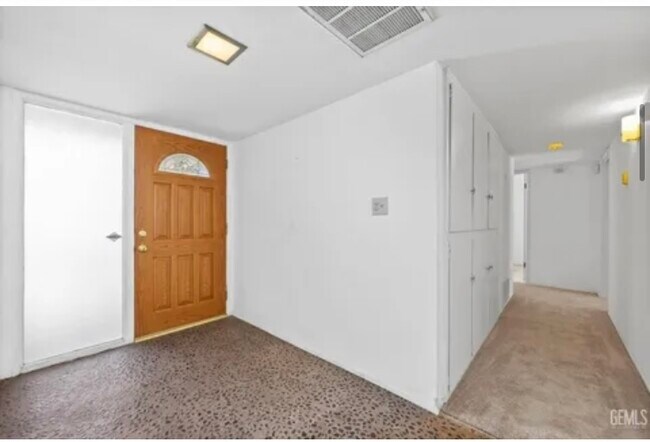 Foto del edificio - 2121 Sherwood Ave